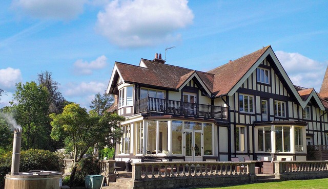 7 bedroom accommodation in Wootton Bridge, near Ryde