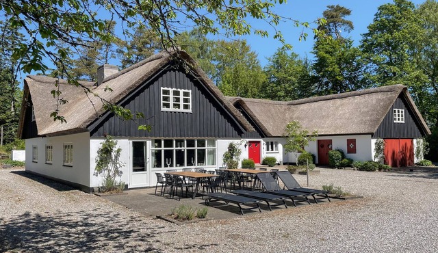 7 bedroom awesome home in ørum djurs