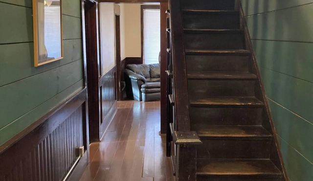 7-bedroom bed & breakfast inHollis with WiFi, AC