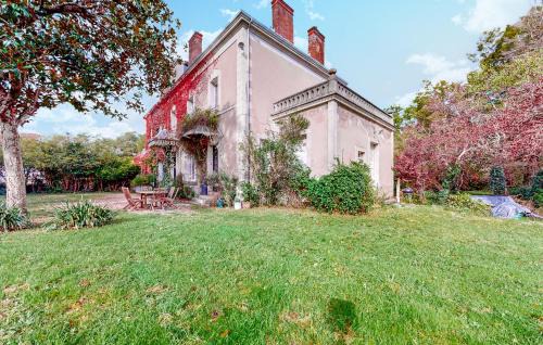 7 Bedroom Cozy Home In Chabris