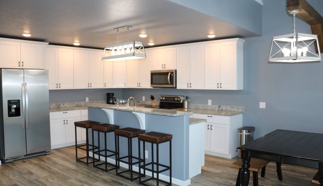 7 bedroom home with great views of Glendo Reservoir and Laramie Peak.