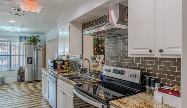 7-bedroom house in Central Florida, minutes from everywhere. Affordable Luxury