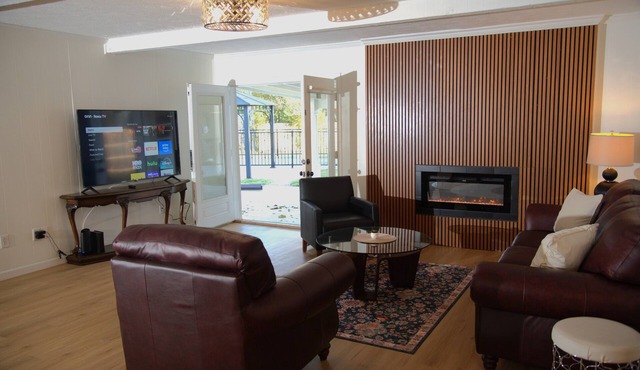 7-bedroom huge house with pool and pickleball court for large groups