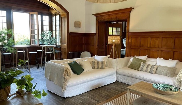 7 Bedroom Private vacation home in Annonay