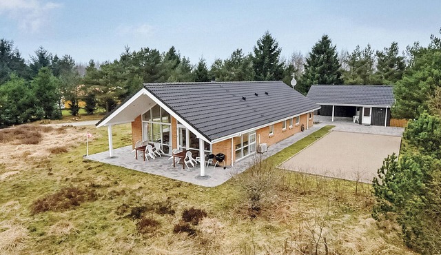 7 bedroom stunning home in Herning