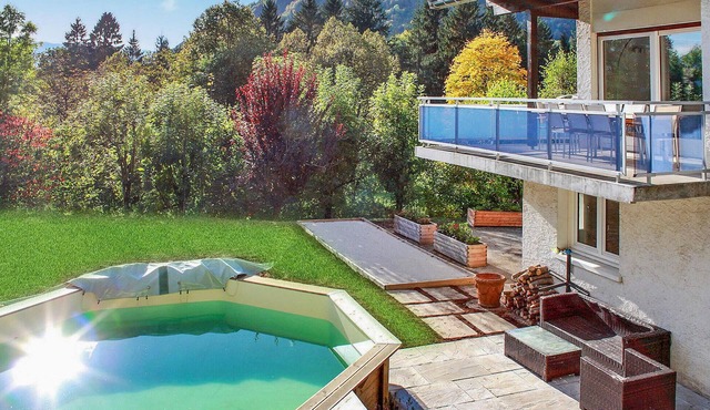 7 bedroom stunning home in Bluffy