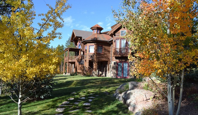 7 bedroom vacation home magnificent views, luxurious interior