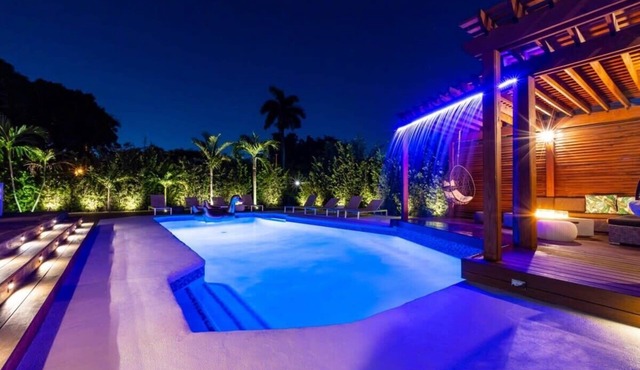 7 Bedroom Villa Catalina Salt Water-Pool BKT Court