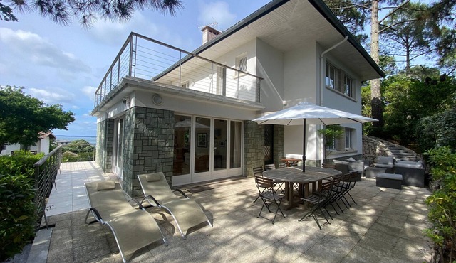 7 Bedroom Villa in Péreire with Sea View