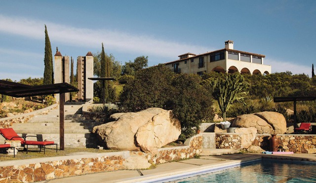 7-bedroom Villa with pool, hot tub and amazing views in the heart of the Valley