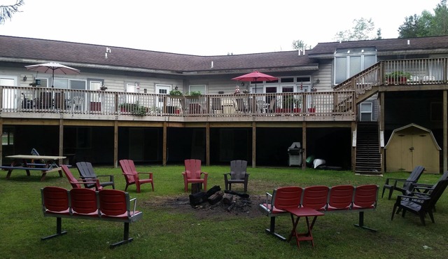 7 Bedrooms/3 Baths Apartment ~ On 5 Acres AC, WIFI, Pond For Fishing, Firepit