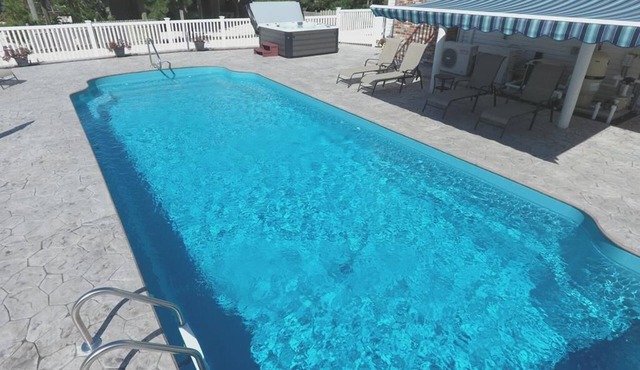 7 BEDROOMS, GORGEOUS POOL ON THE OCEAN SIDE!