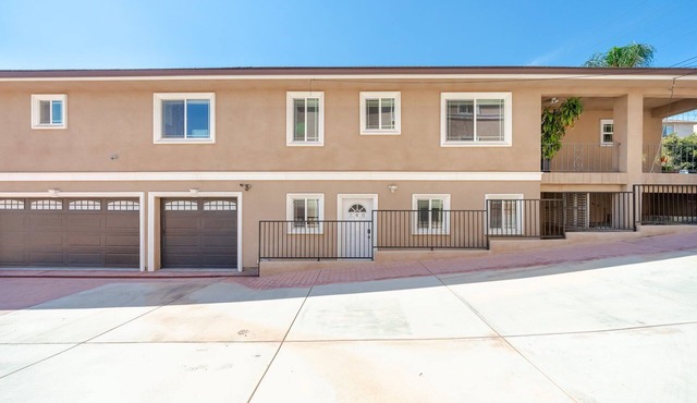 7 Bedrooms *May House* Gated Close to Chinatown