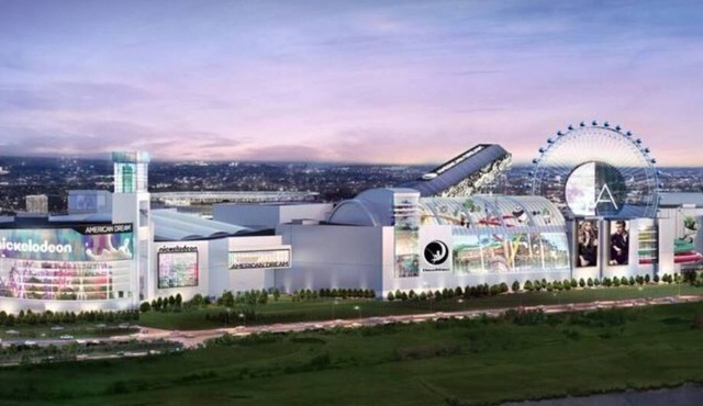 7 Beds Near NYC KingBed Backyard & 2 Parking Spots