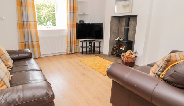 7 BOGAN, pet friendly, character holiday cottage in Coldingham