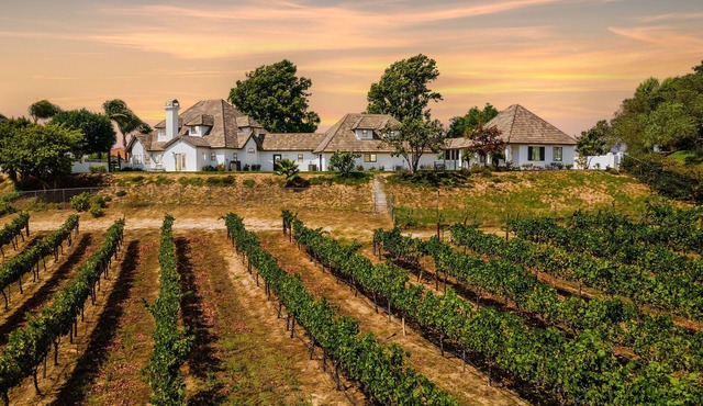 7 BR/5.5 bath PERMITTED TEMECULA WINE COUNTRY VACATION RENTAL