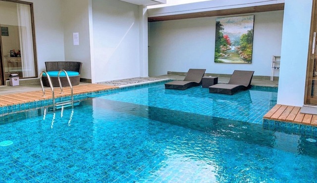 7 BR Mountain View Villa with a private pool 1