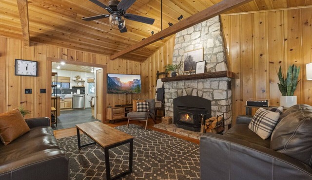 7 Cedars Retreat/Modern/Multifamily/AC/Starlink