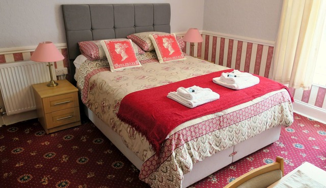 7- Double Room w/shower - King’s Cross - Room 7