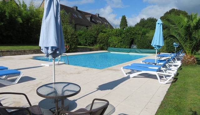 7 Gîtes in 100 acres with heated pool. Near Pont Aven, Concarneau, beaches 15km
