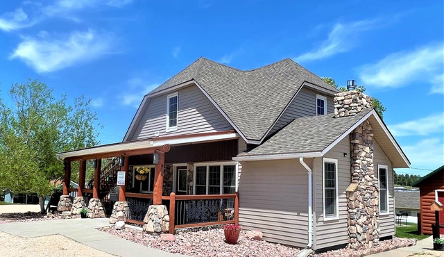 #7 Grand Historic Lodge at Ponderosa Place