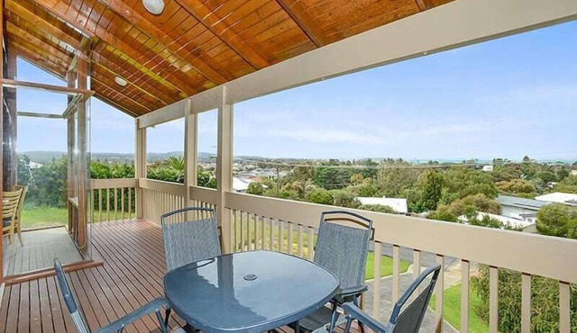 7 Harpoon Ave - Lovely Sea Views Across Encounter Bay