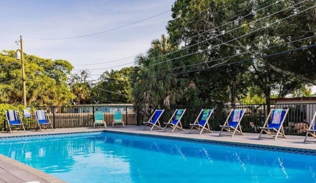 #7 Heated Pool, Private Patio & Grill