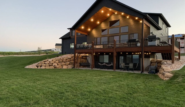 7 King Beds! Private Hot Tub, Pickleball Court, SUP’s, Ping Pong and Air Hockey