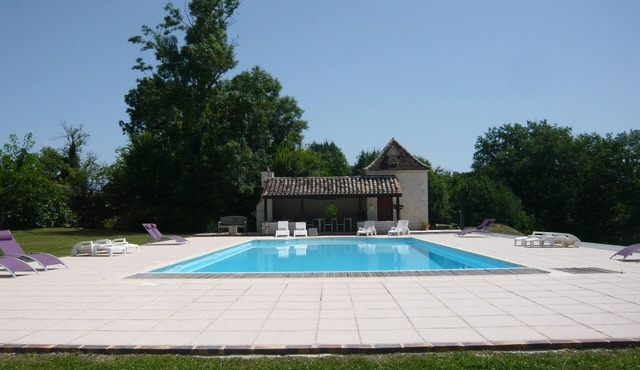 7 luxury gites for couples, no children. Peace, great views, large pool and spa.