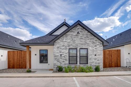 7 Mi to AFB: Central & Modern San Angelo Home