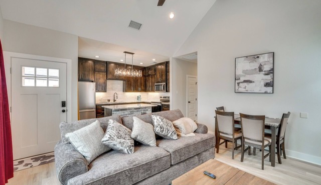 7 Mi to AFB: Modern 2-Unit Combo in San Angelo