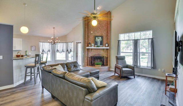 7 Mi to Beach: Pet-Friendly Home in Port Orange!