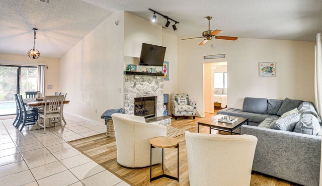 7 Mi to Beach! Poolside Oasis in Port Orange