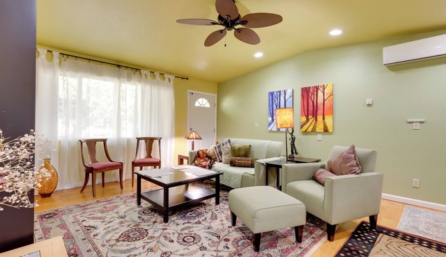 7 Mi to Clear Lake: Home w/Peaceful Deck!