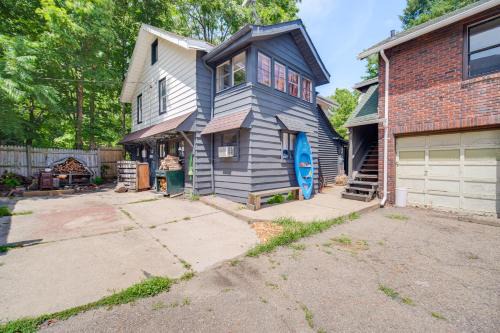 7 Mi to Cuyahoga Valley NP Walkable Apt!