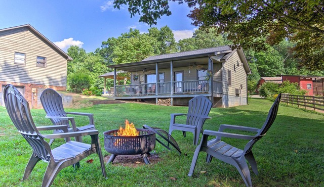 7 Mi to Downtown Morganton: Cabin w/Fire Pit!