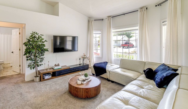 7 Mi to Dtwn: Charming Retreat w/Yard in Boise