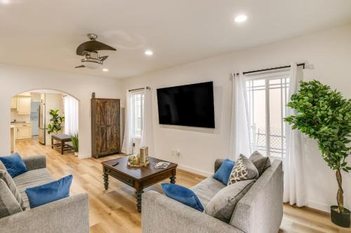 7 Mi to Dtwn! Modern Retreat in East Los Angeles