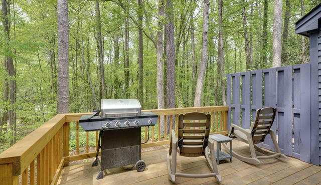 7 Mi to Dtwn Raleigh: BBQ-Ready Townhome!