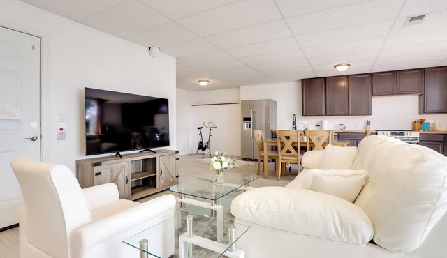 7 Mi to Golf Course: Brighton Apt w/Yard & Patio