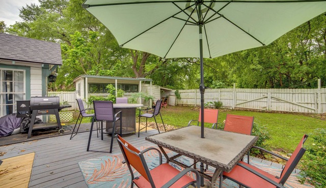 7 Mi to Lake Fork: Cottage w/Deck in Quitman