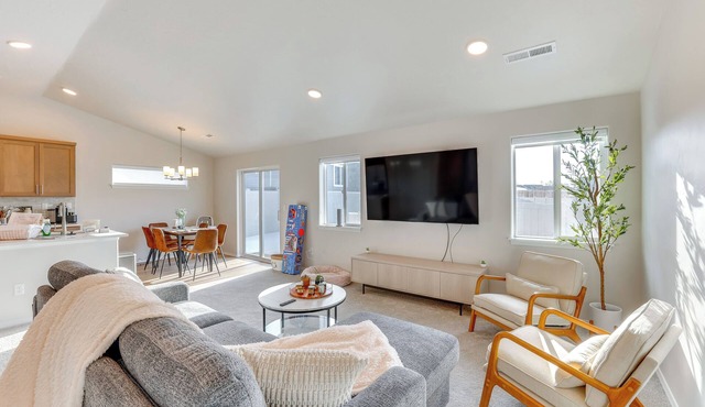 7 Mi to Lake Lowell Park: Nampa Home w/Backyard