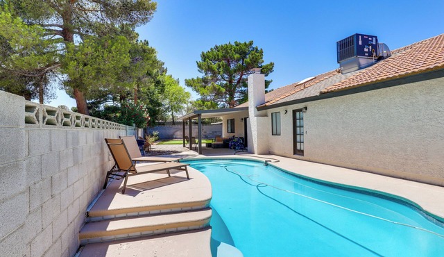 7 Mi to Las Vegas Strip: Family Home w/Pool!