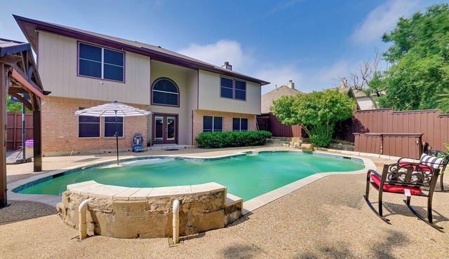 7 Mi to Lewisville Lake: Spacious Denton Home
