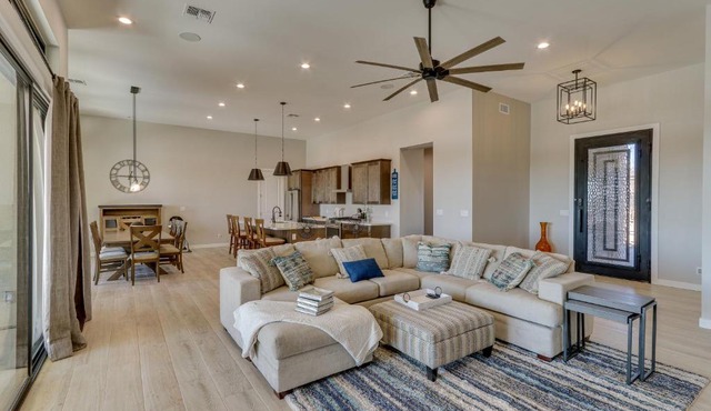 7 Mi to Lost Dutchman: Home w/Pool + Patio!