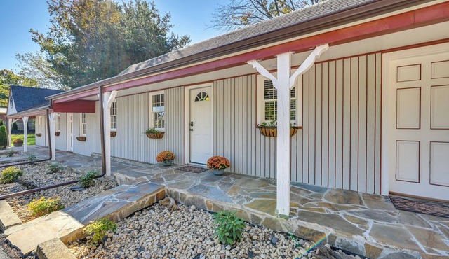 7 Mi to Mammoth Cave Nat'l Park: Cozy Apartment!