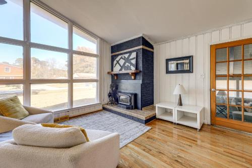 7 Mi to Neuse River! Family Home with Poolside Oasis
