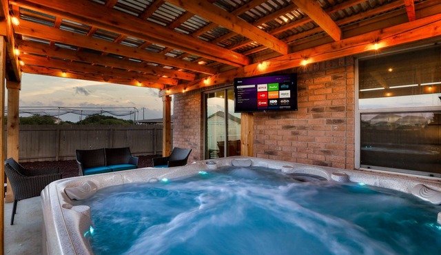 7 miles to Lackland AFB BMT~HotTub~Bocce Ball~Fire Pit