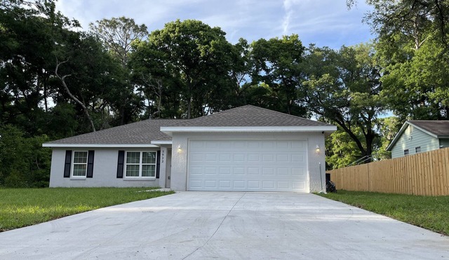 7 min from World Equestrian Center/sleeps up to 10 people