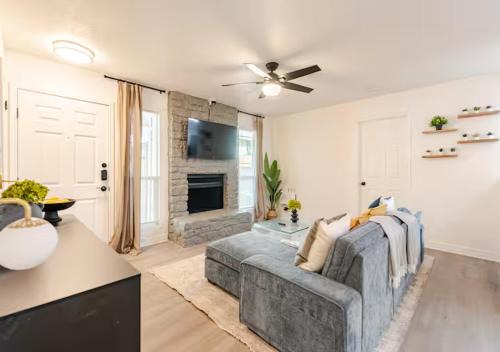7 min to Brushy Creek Retreat 3BR with Office